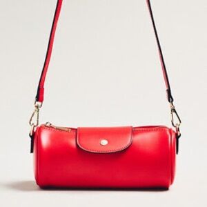 NWT MELIE BIANCO BARREL CROSSBODY BAG